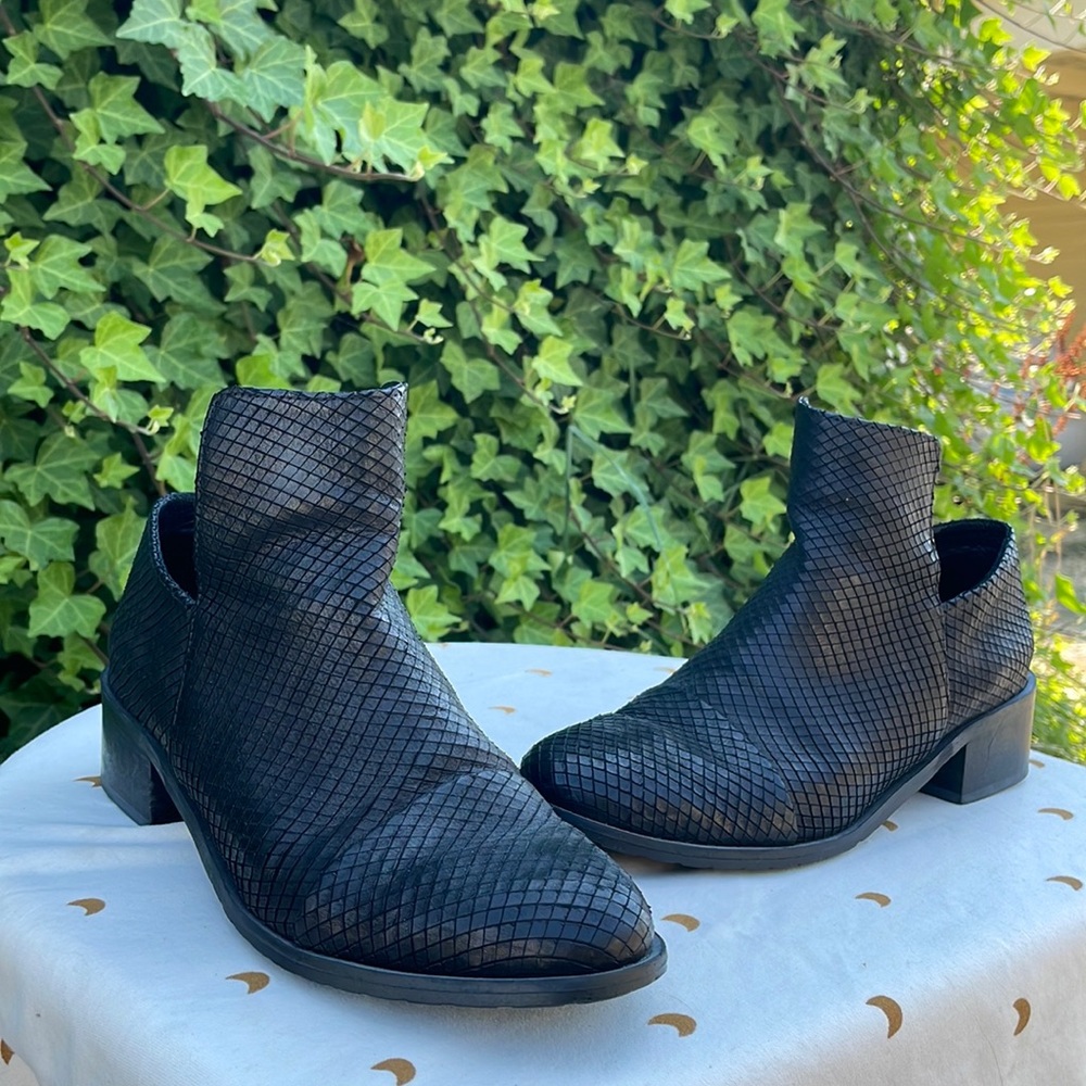 Abramey handmade black leather booties